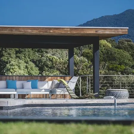 Guest house Casa Lou 3*