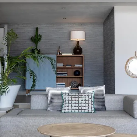 Guest house Casa Lou 3*